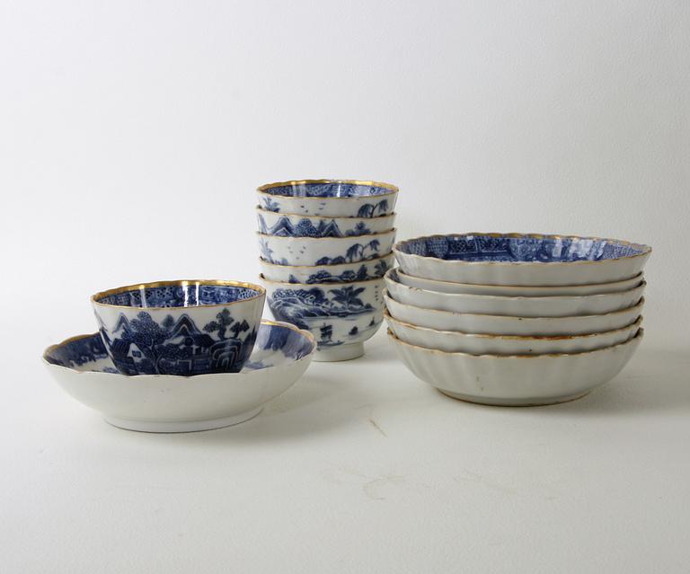 KOPPAR och FAT, 6+7 st, porslin, Kina, 1800-tal.