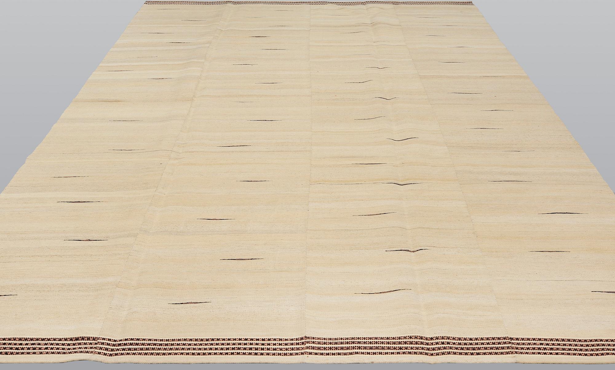 A Kilim carpet, ca 315 x 220 cm.