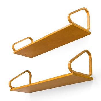 Alvar Aalto, vägghyllor, 2 st, modell 112A för O.Y. Huonekalu- ja Rakennustyötehdas A.B. 1900-talets mitt.
