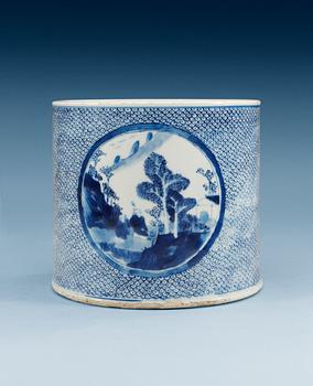 1698. A blue and white brush pot, Qing dynasty, Kangxi (1662-1722).