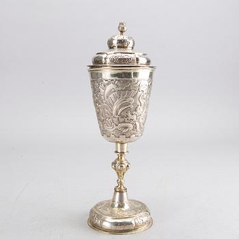 217. A Russian 18th century parcel-gilt silver cup and cover, mark of Fedor Petrow, Moscow 1756.