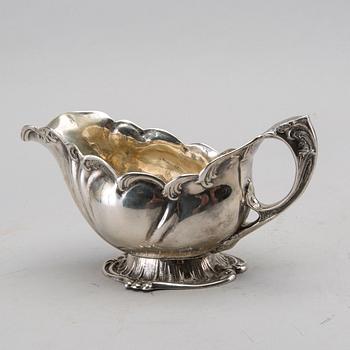 A silver sauce boat, JLH Stockholm 1952. Weight app 320 grams.