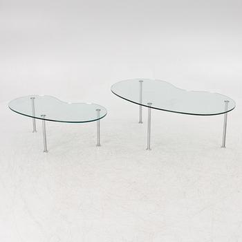 A pair of coffee tables, second half of the 20th Century.