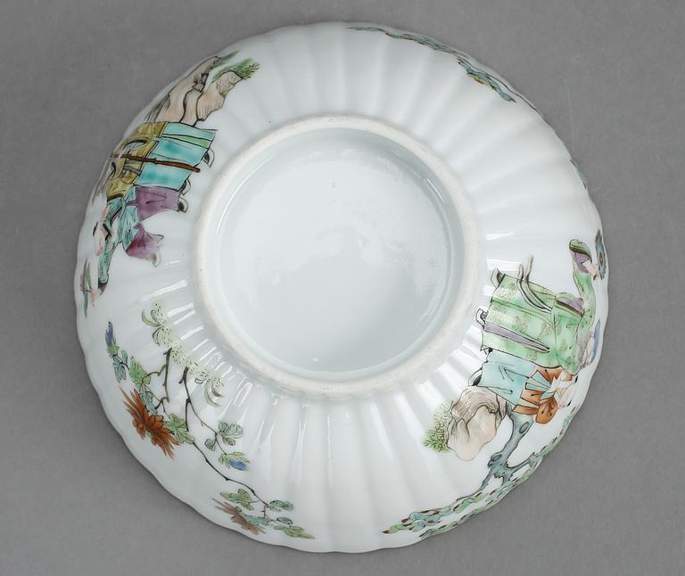 KOPPAR MED LOCK OCH FAT, 4 st, porslin, Kina, 1900-talets början.