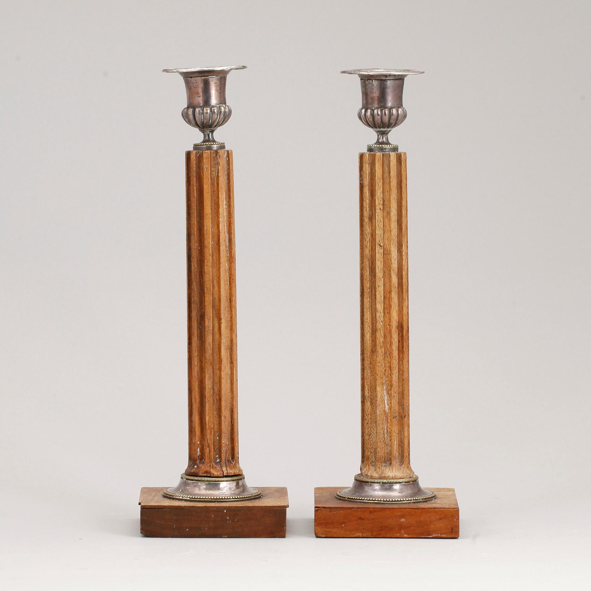 LJUSSTAKAR, ett par, sengustavianska, tidigt 1800-tal.