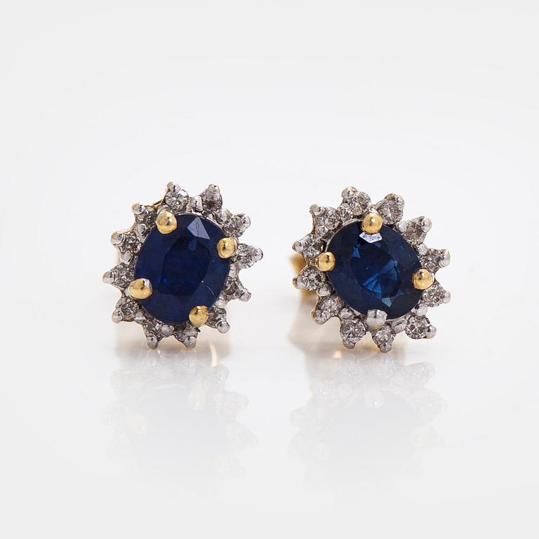 Örhängen, fasettslipade safirer, diamanter, 18K guld.