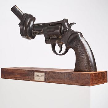 Carl Fredrik Reuterswärd, 'Non-Violence'.