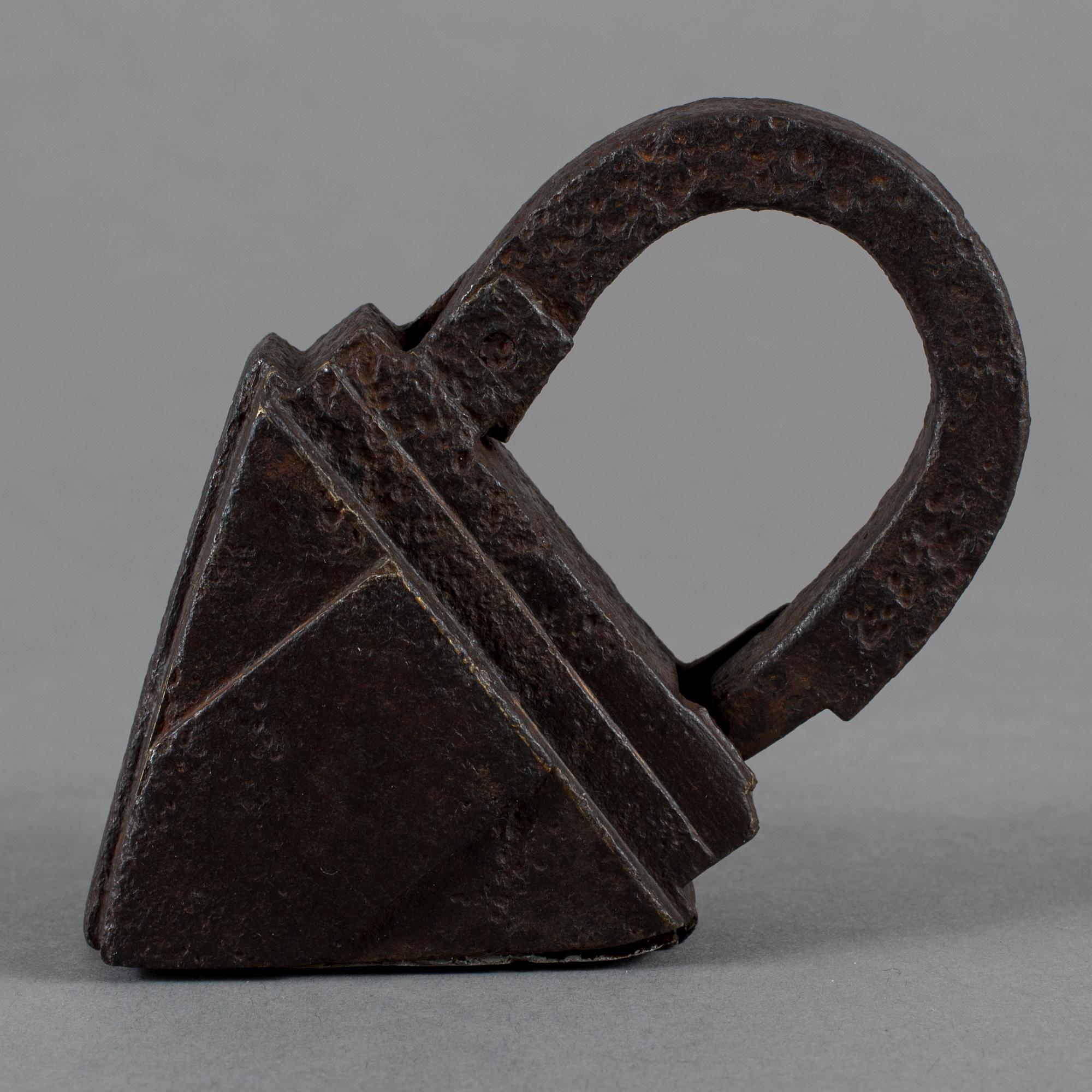 HÄNGLÅS, järn, gotiskt, troligen 1400-tal.