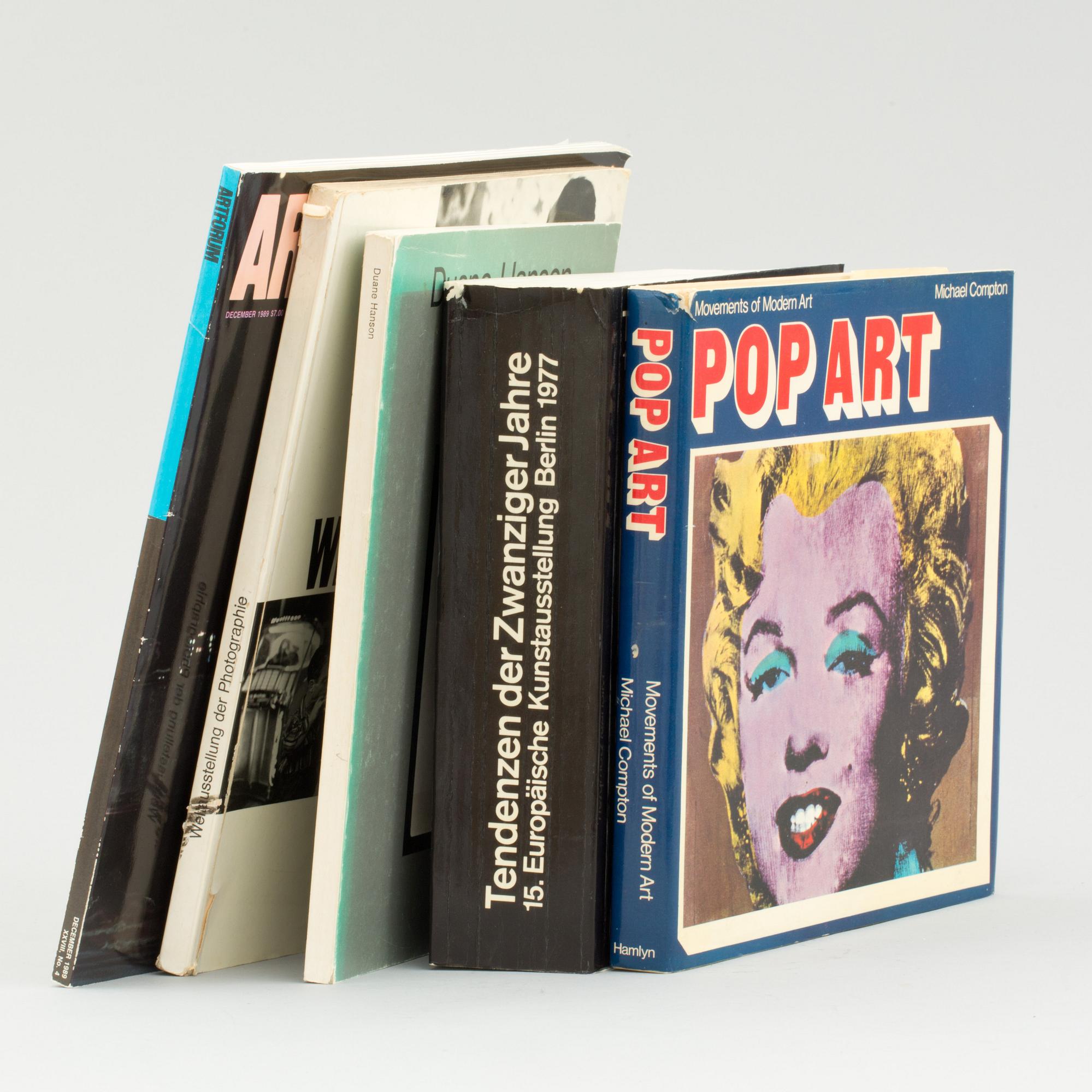 PARTI KONSTBÖCKER/TIDSKRIFTER, 5 st. Bl.a. "Movements of Modern Art Pop Art" av Michael Compton. Hong Kong 1970.