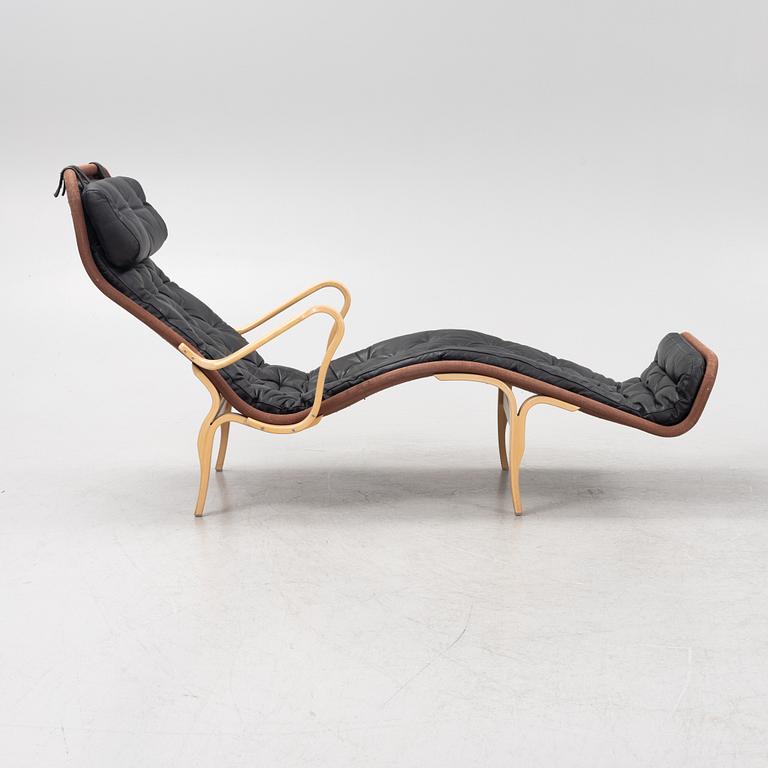 Bruno Mathsson, vilfåtölj, "Pernilla 3", Dux.