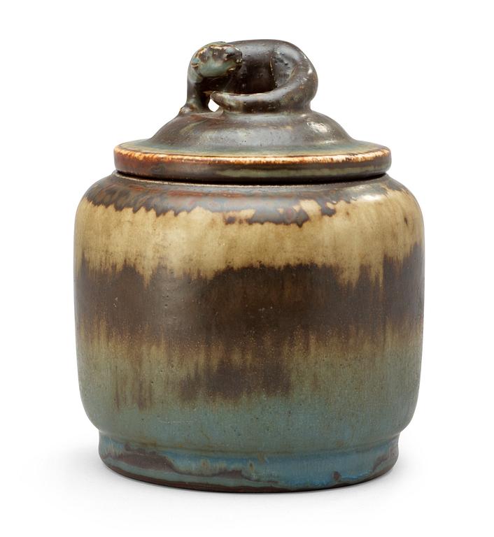 A Gunnar Nylund stoneware jar and cover, Bing & Grøndahl, Denmark 1920's-30's.