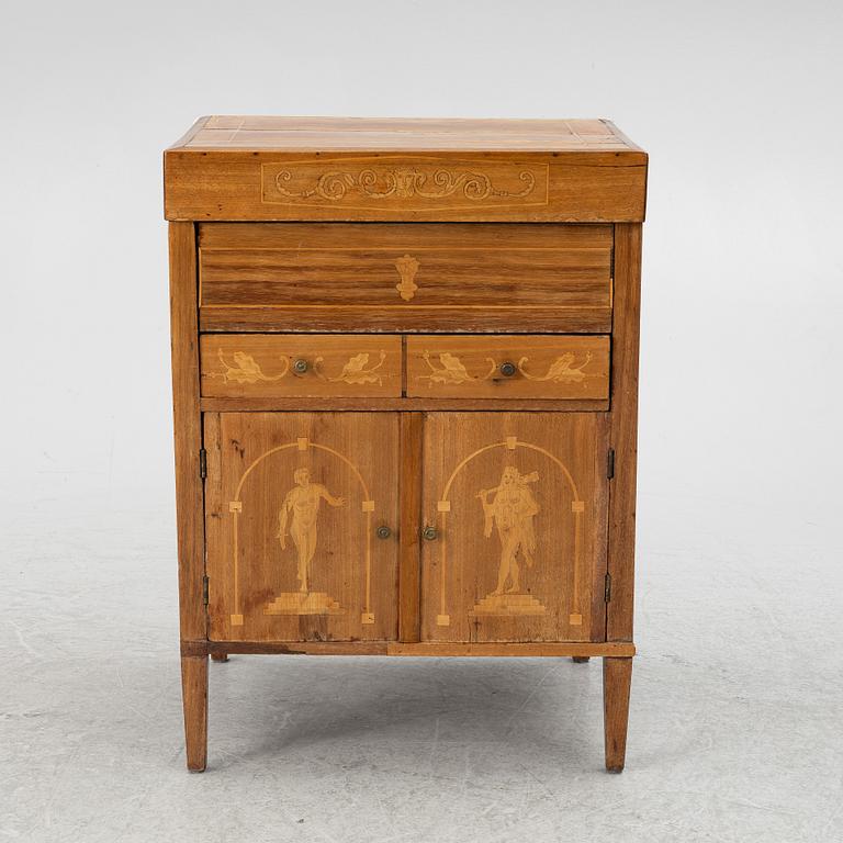 A washstand, 19th Century.