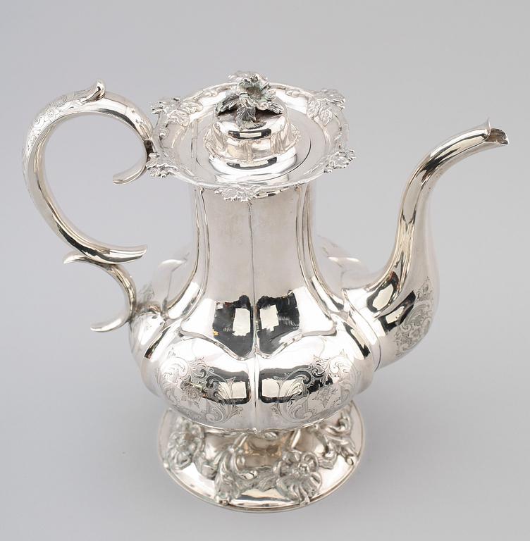 KAFFEKANNA, silver, Gustaf Carlberg, Eksjö 1860. Vikt ca 887 g.