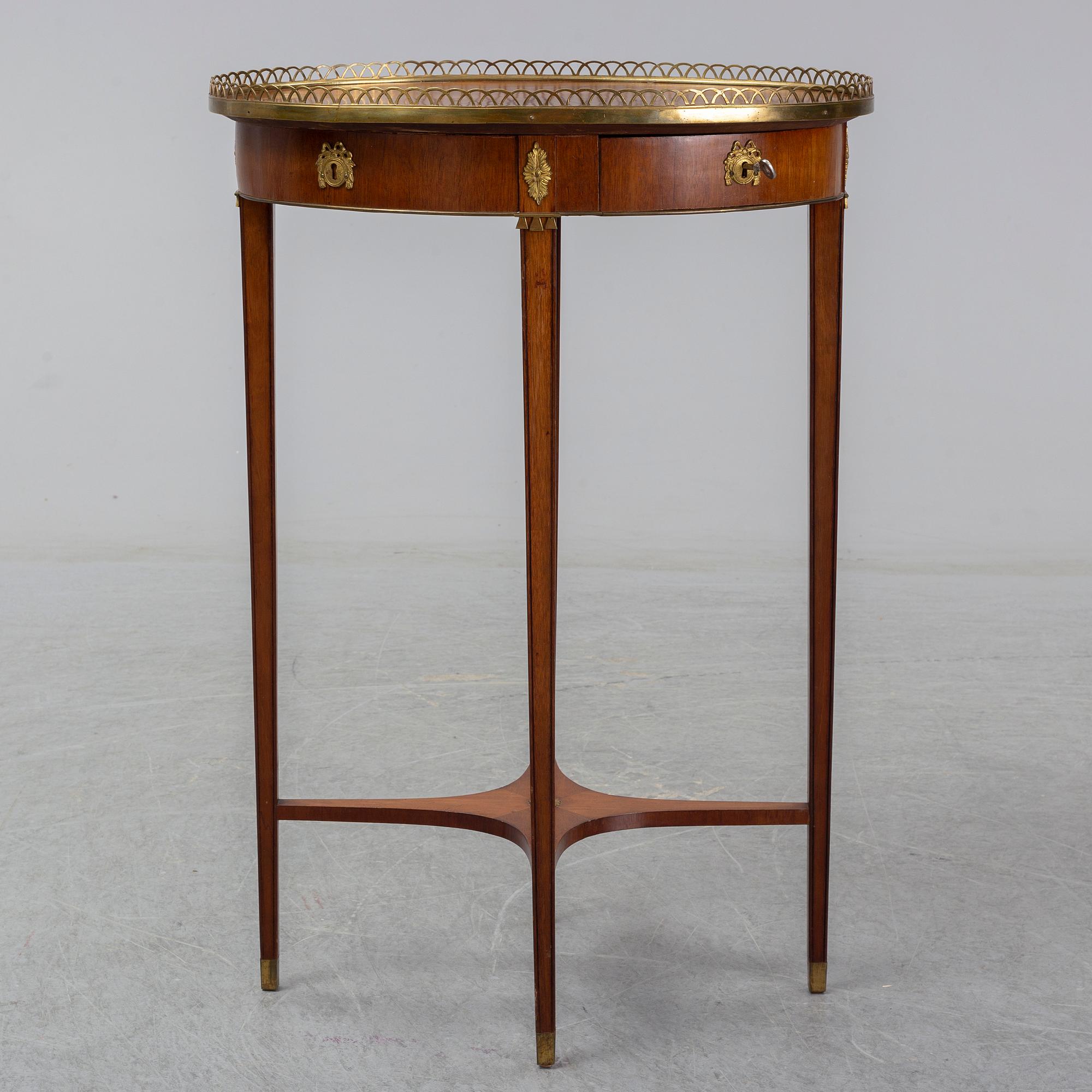BORD, gustaviansk stil, 1900-talets början.