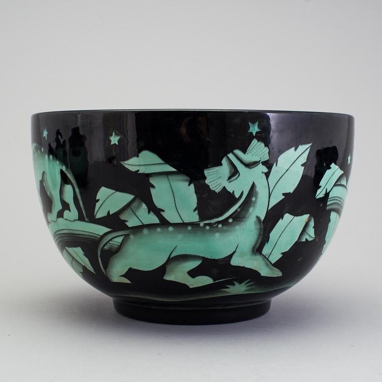 A bowl of the "V series", Ilse Claesson for Rörstrand 1930´s.