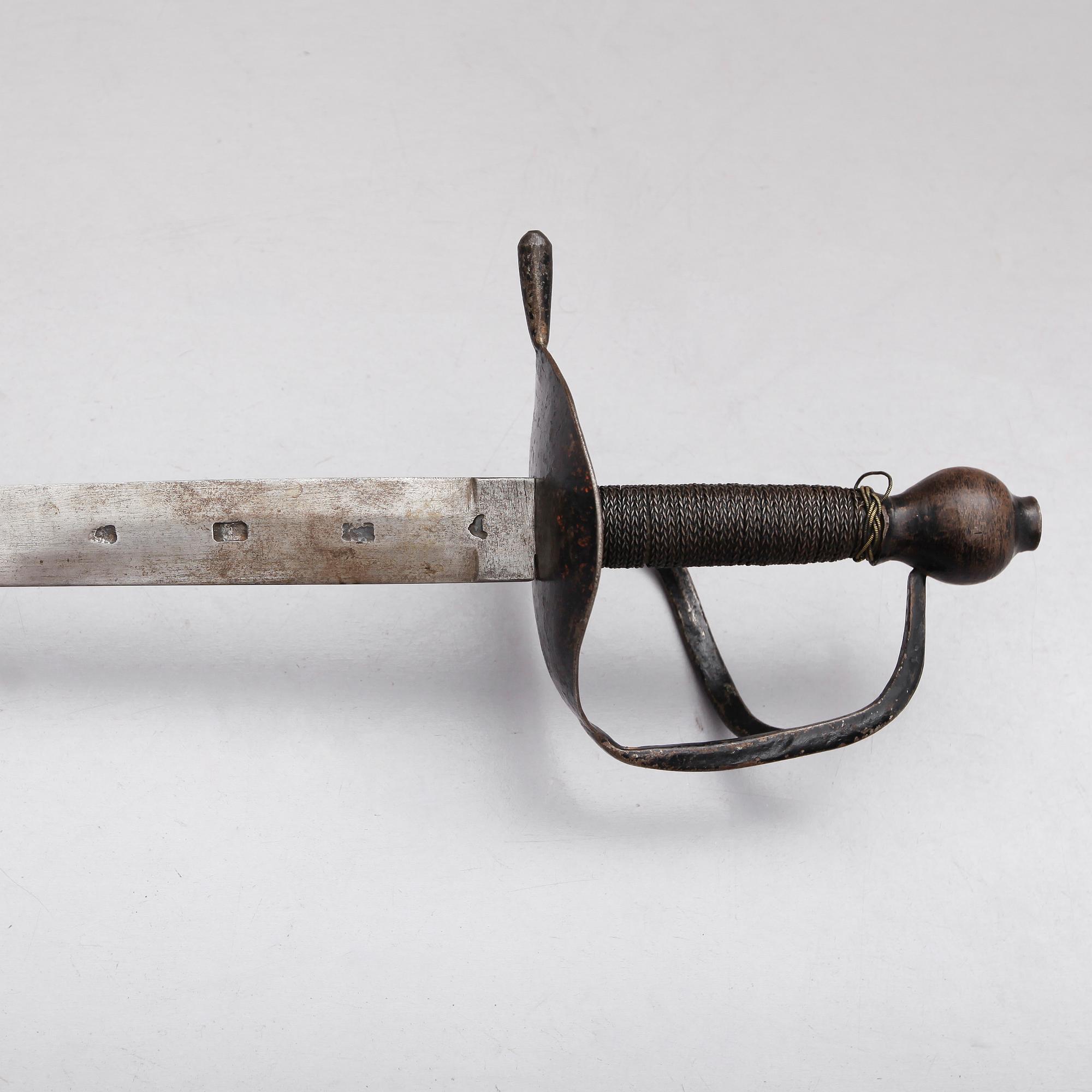 VÄRJA, m/1685 sk komissvärja, möjligen förändringsmodell.