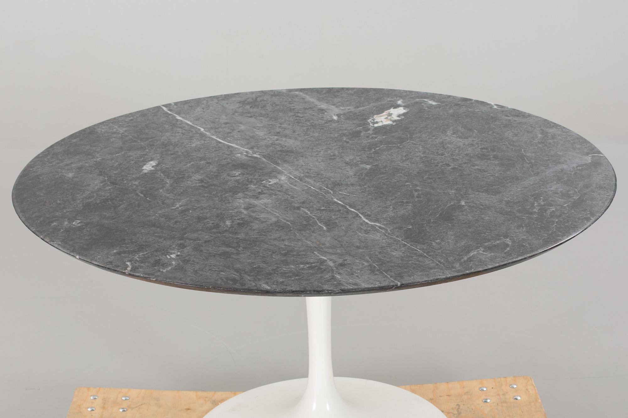 AN EERO SAARINEN "TULIP" TABLE, Knoll international.
