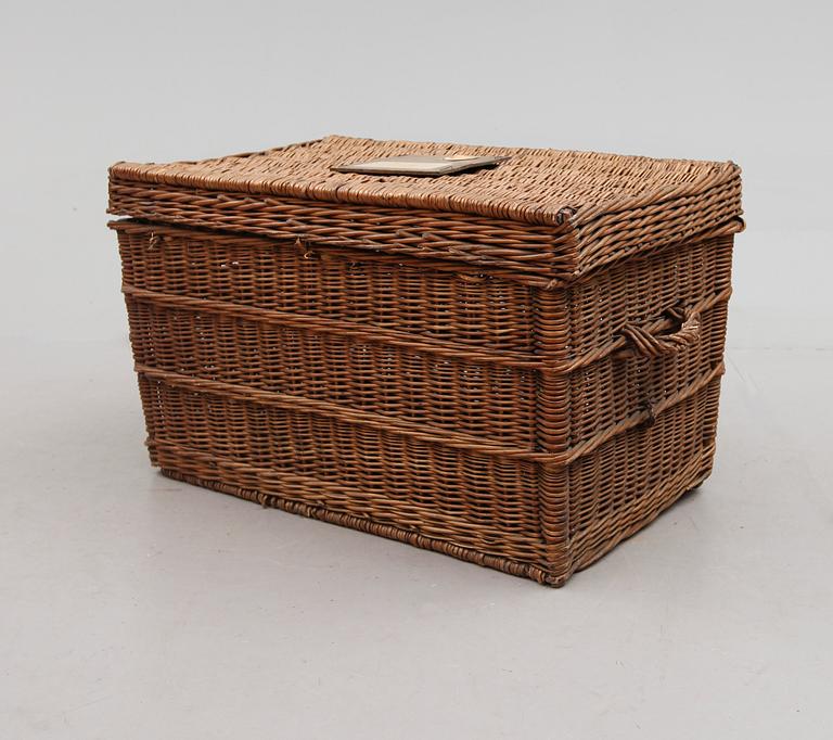 KORG/KOFFERT, 1900-talets första hälft.