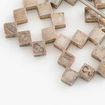 Tre broscher, silver, Anders Högberg och Cecilia Johansson, Göteborg 1964, 65 och 68.