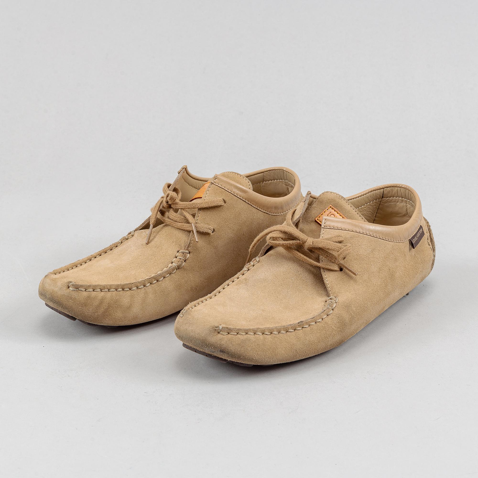 Louis Vuittion, a pair of suede shoes, size 37.