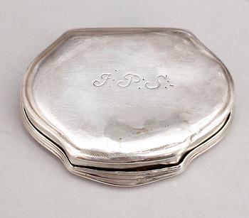 DOSA, silver, barock, 1700-tal. Vikt ca 90 g.