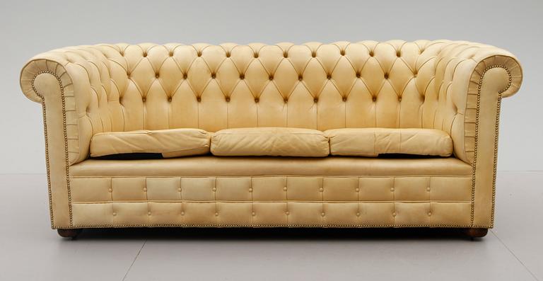 SOFFA, Chesterfield, sent 1900-tal.