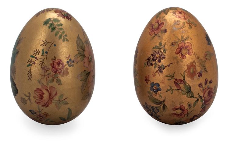 Rut Bryk, A PAIR OF CERAMIC EGGS.