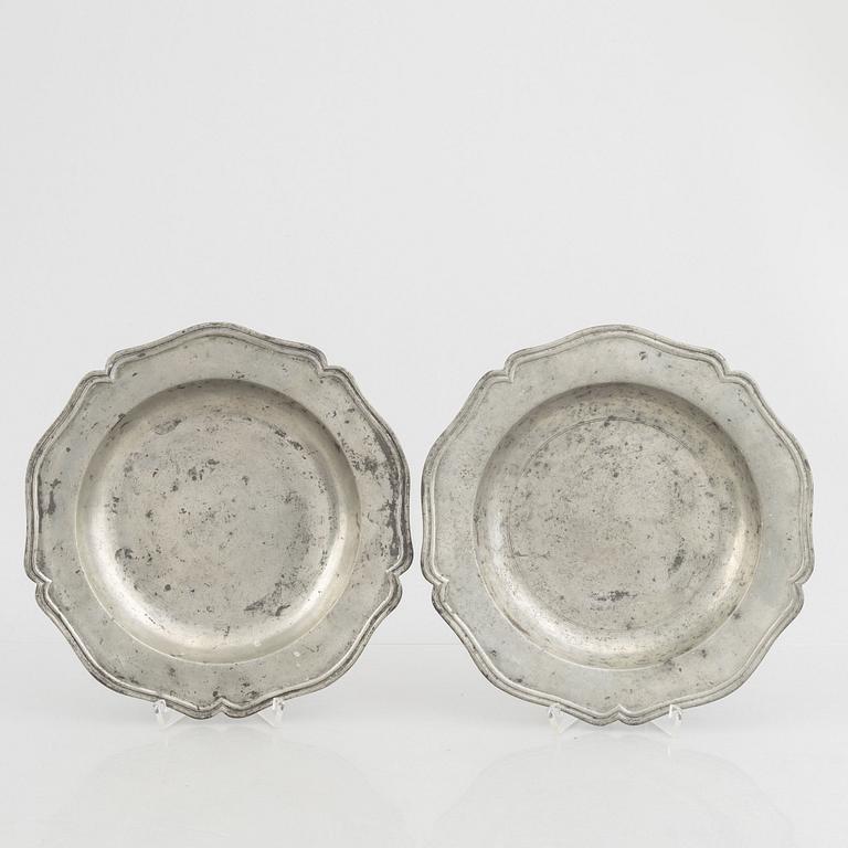 Two Swedish pewter dishes, mark of Lars Lundwall, Jönköping 1765-1774.