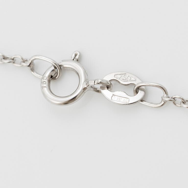Collier 18K vitguld med briljantslipad diamant.