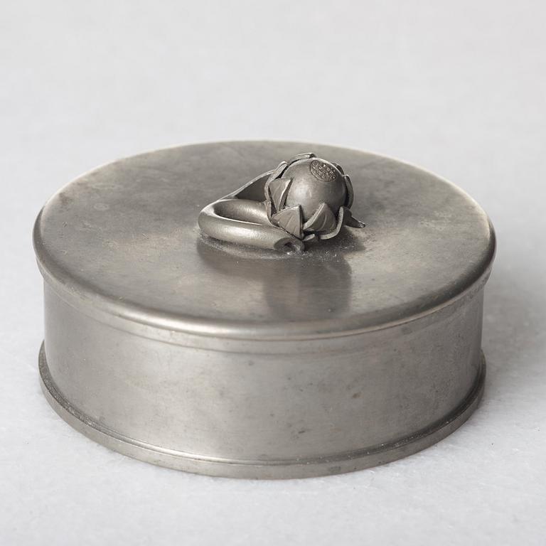 Firma Svenskt Tenn, Firma Svenskt Tenn, a pewter box, model 32b, Stockholm 1929, provenance Estrid Ericson.