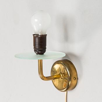 Paavo Tynell, a mid-20th century '9448' wall light for Taito.