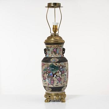 Table lamp, China, first half of the 20th century.