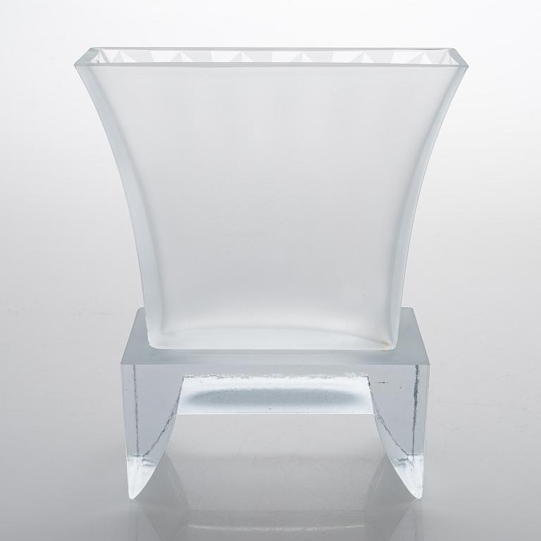 Heikki Orvola, Maljakko "Bagatti Valsecchi", sign. Heikki Orvola Iittala Nuutajärvi, Museo Bagatti Valsecchi 1997/152.