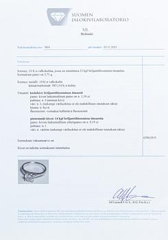 Sormus, 14K valkokultaa, timantteja yht n 1.44 ct. AIG ja SJL todistus.