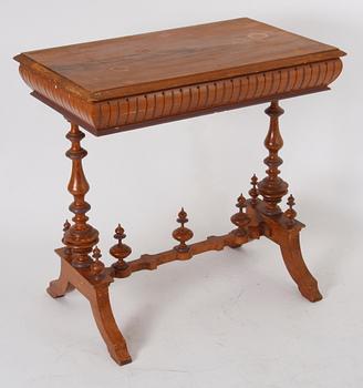 BORD. Nyrenässans, 1800-talets slut.