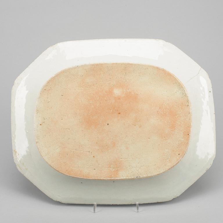 STEKFAT, porslin, Qingdynastin, Qianlong (1736-95).