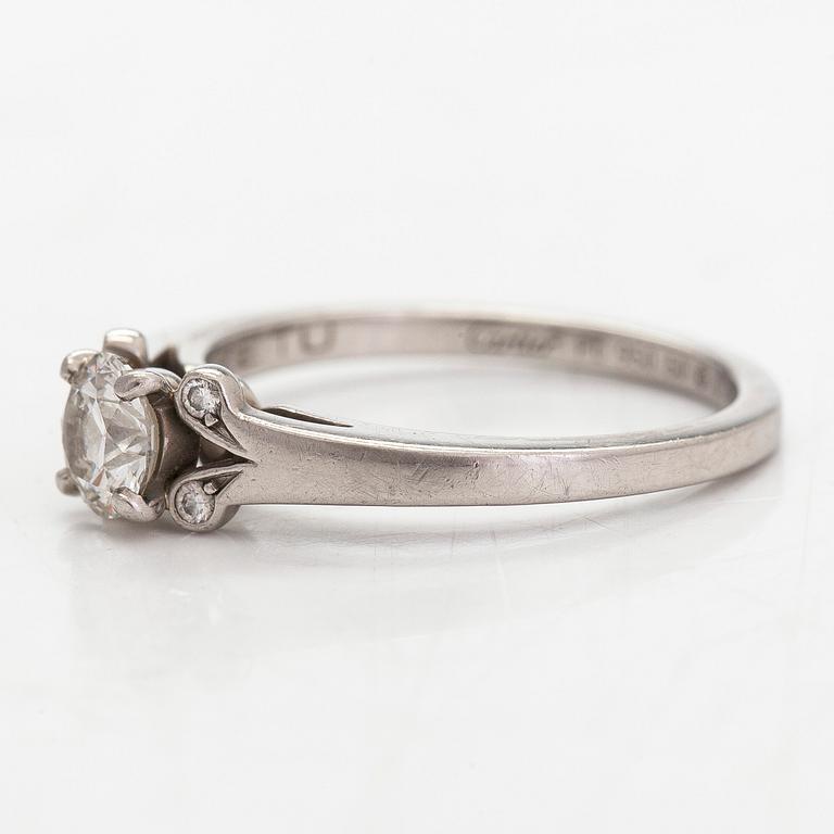 Cartier, ring, platina och briljantslipad diamant ca 0.45 ct. Med GIA intyg och sertifikat.