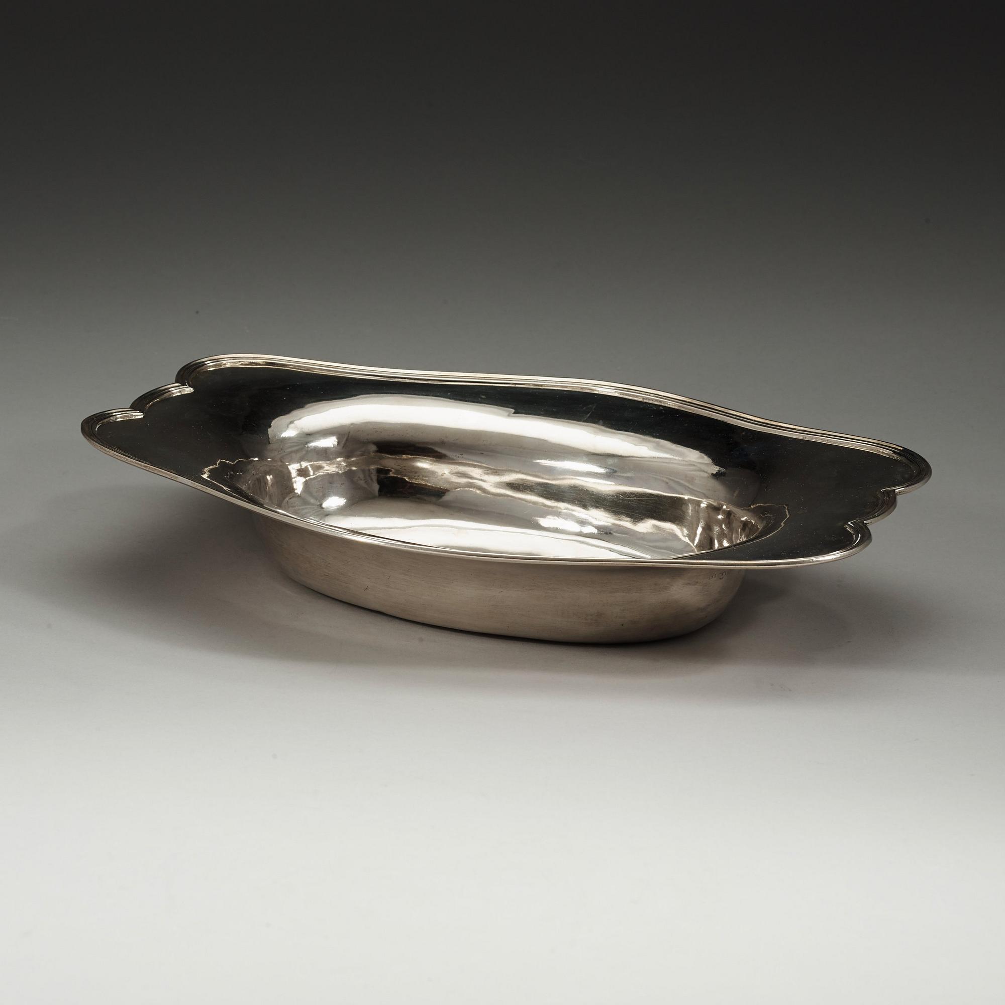 A Swedish 18th century silver basin, marks of Jonas Thomasson Ronander, Stockholm 1770.