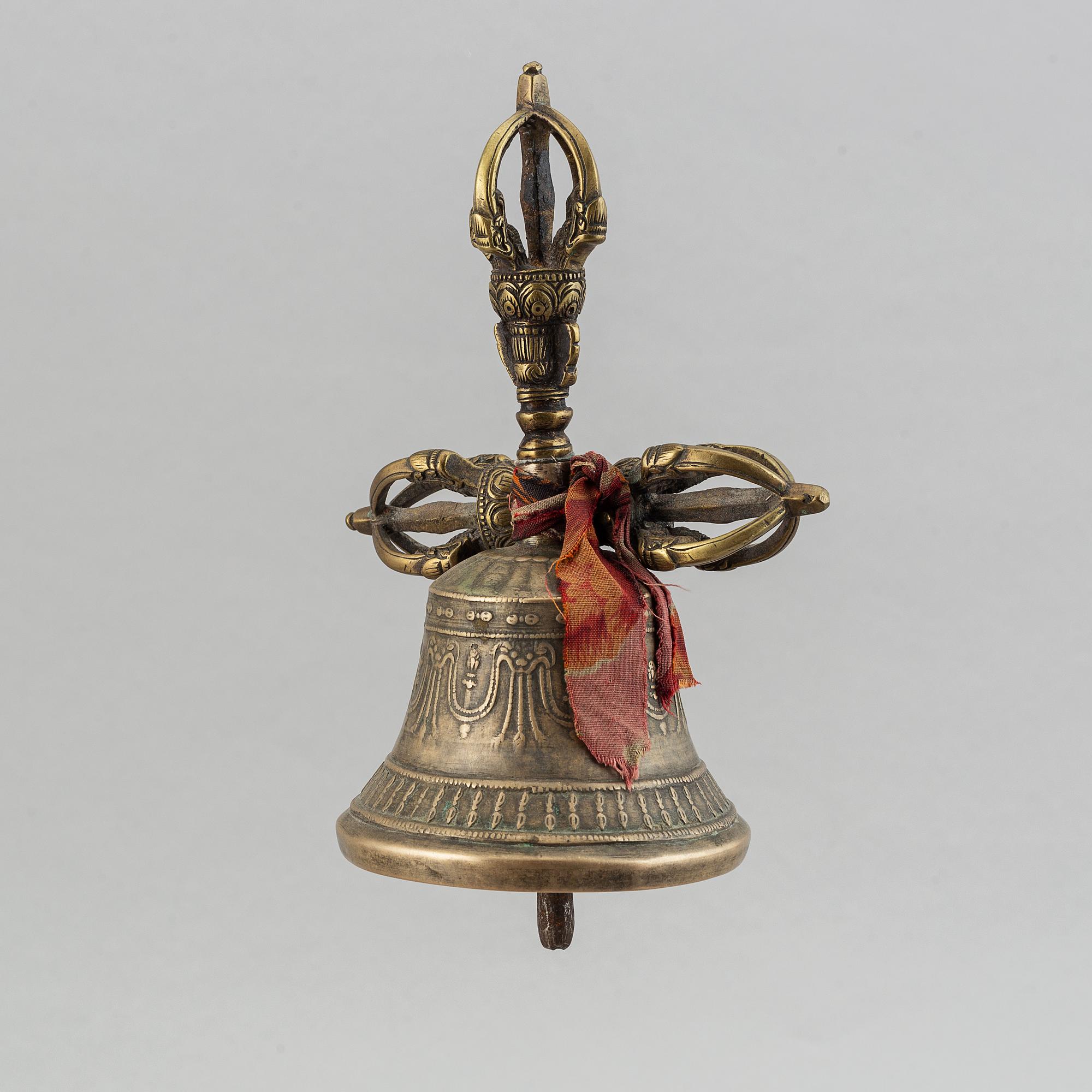 A bronze Ganta and Vajra, Tibet, 20th Century.