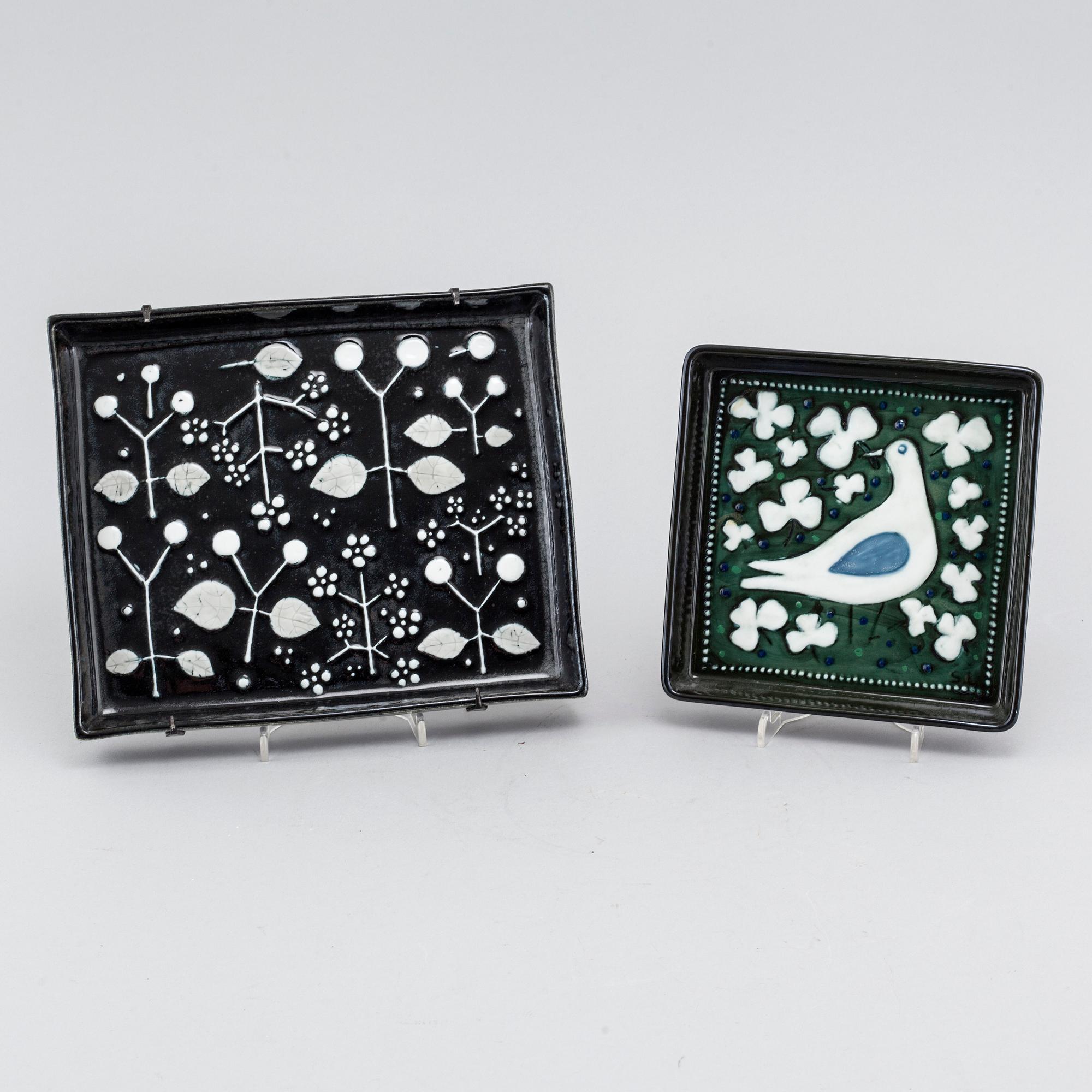 Two stoneware wall plaques by SYLVIA LEUCHOVIUS for Rörstrand, second half of the 20th century.