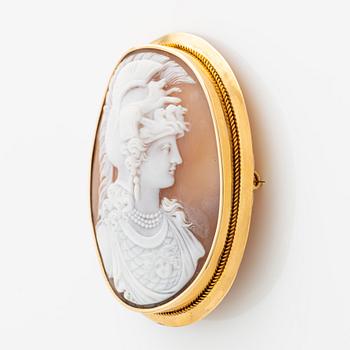 Brooch 18K gold with shell cameo.