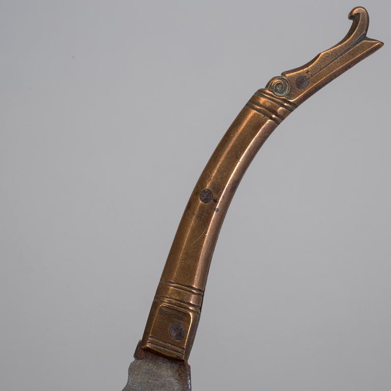 GÄSTABUDSKNIV, mässing, järn, 1700/1800-tal.
