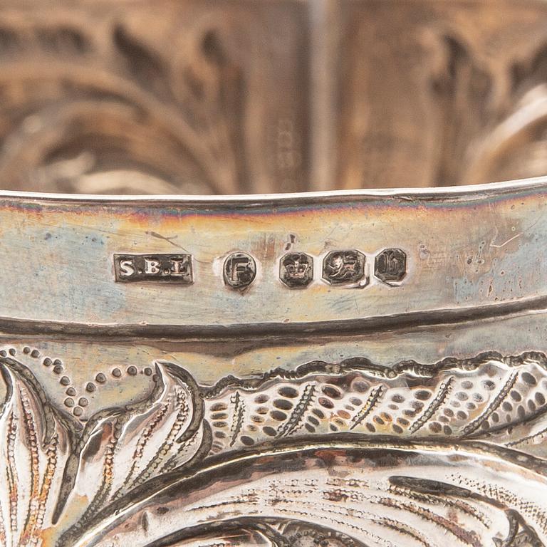 A 19th/20th century silver baroque style cup weight 166 grams.