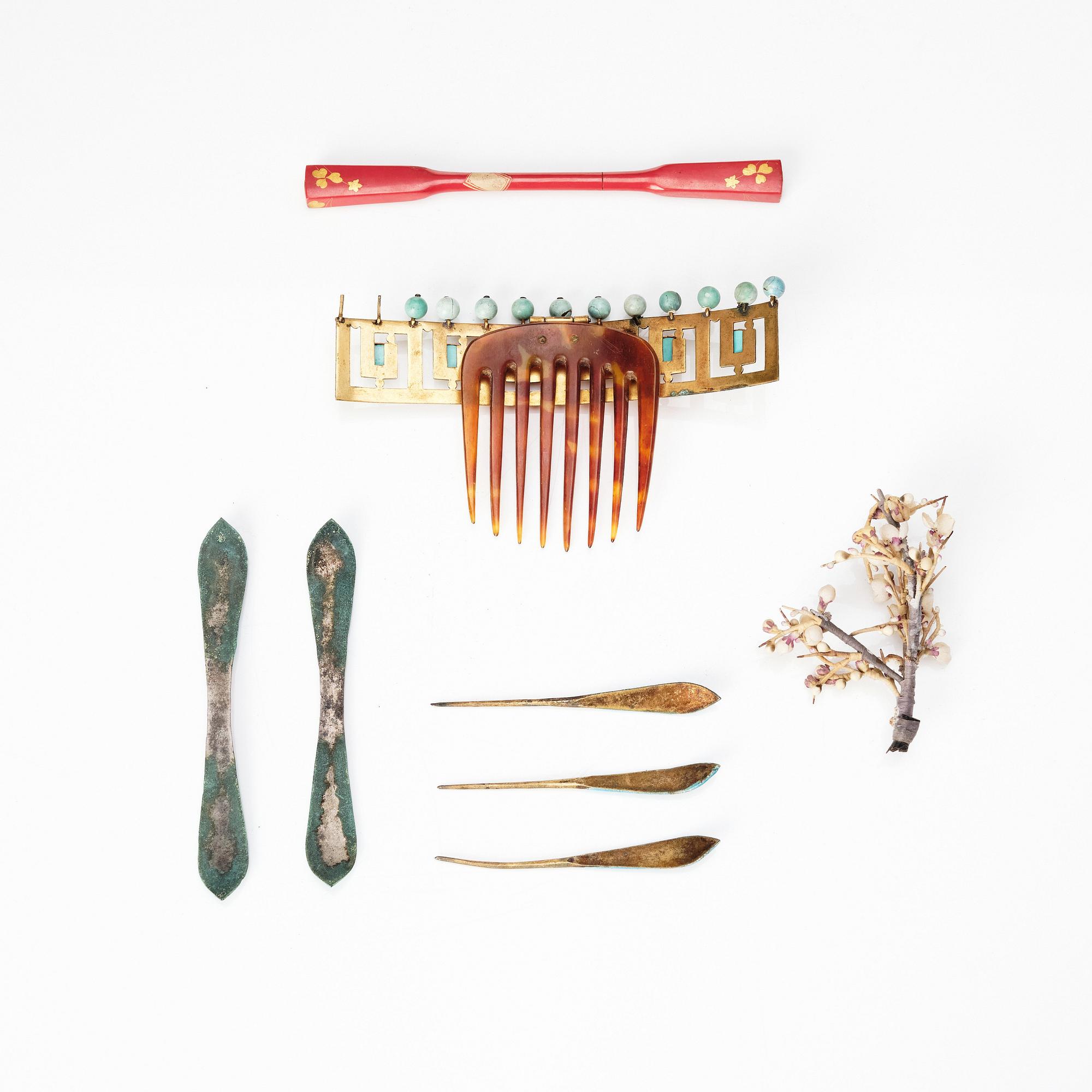 A set of  Chinese and Japanese hair ornamentsand hairpins, late Qing dynasty/early 20th Century.