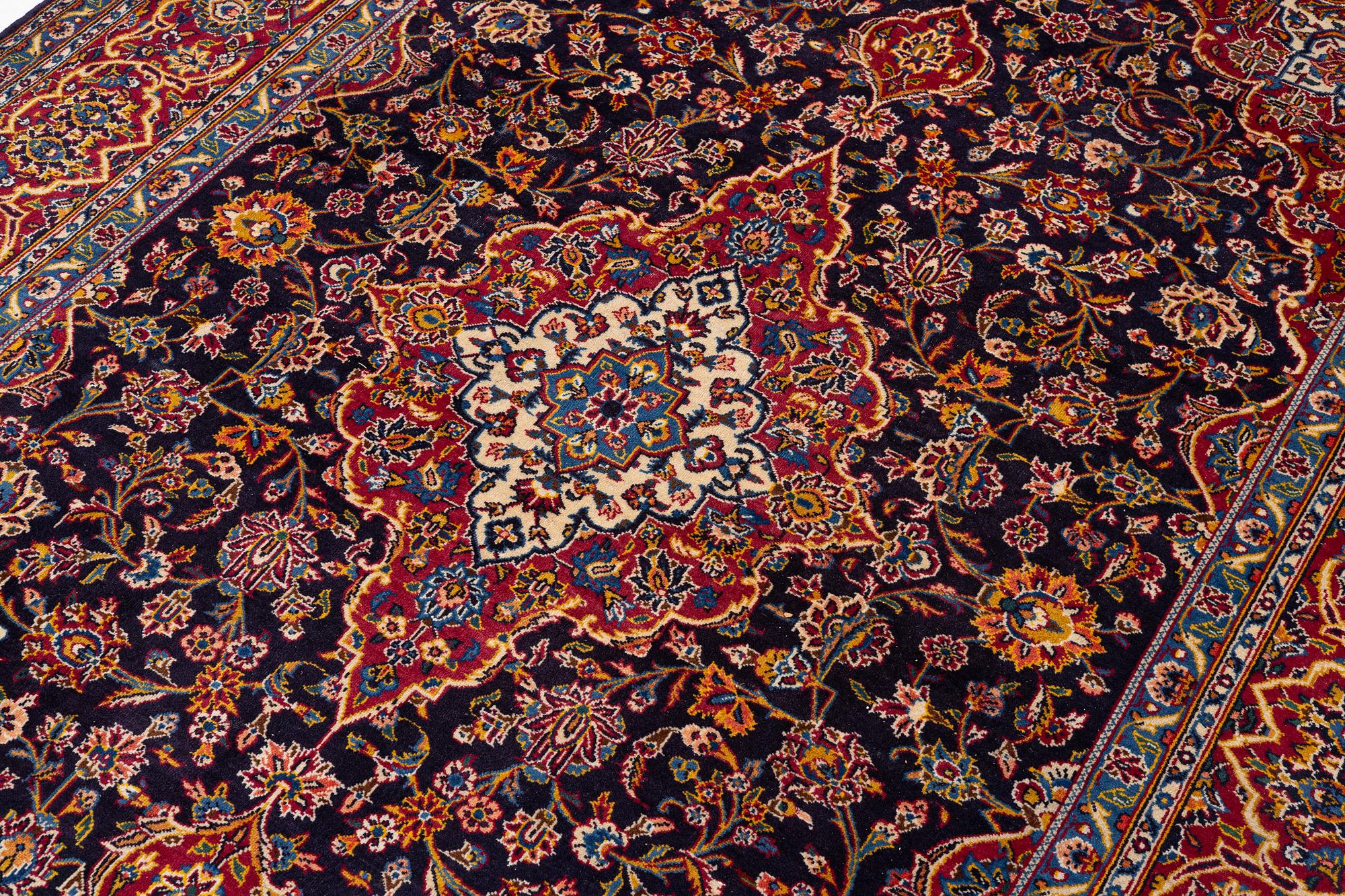 Matta, Keshan, ca 332 x 228 cm.