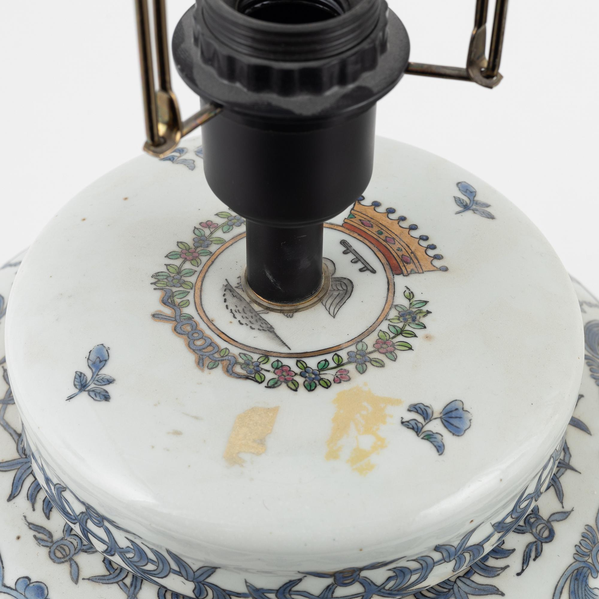 A pair of ceramic table lights, modern manufacturing.