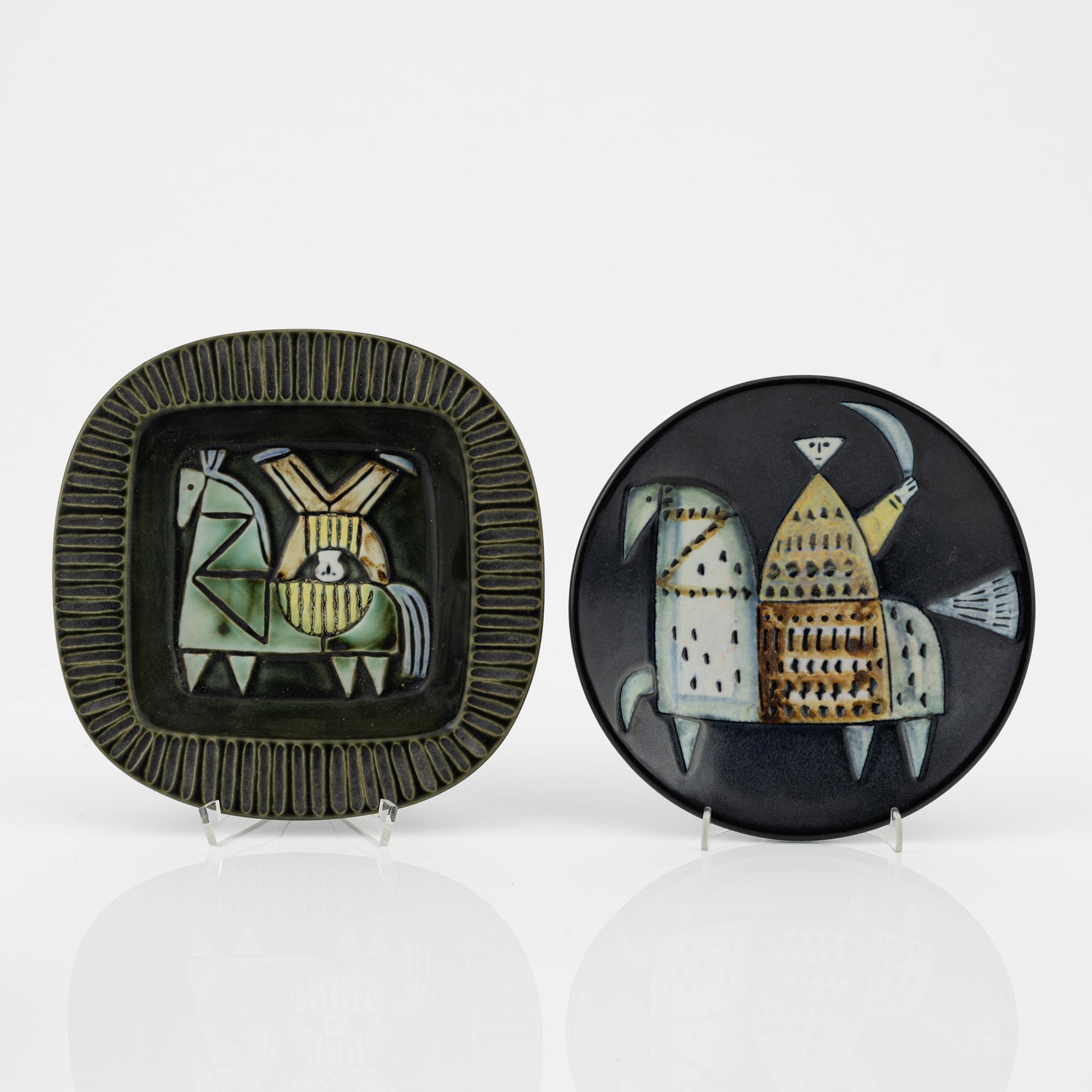 Lisa Larson, vas, skål samt två askfat, stengods,  gustavsberg.