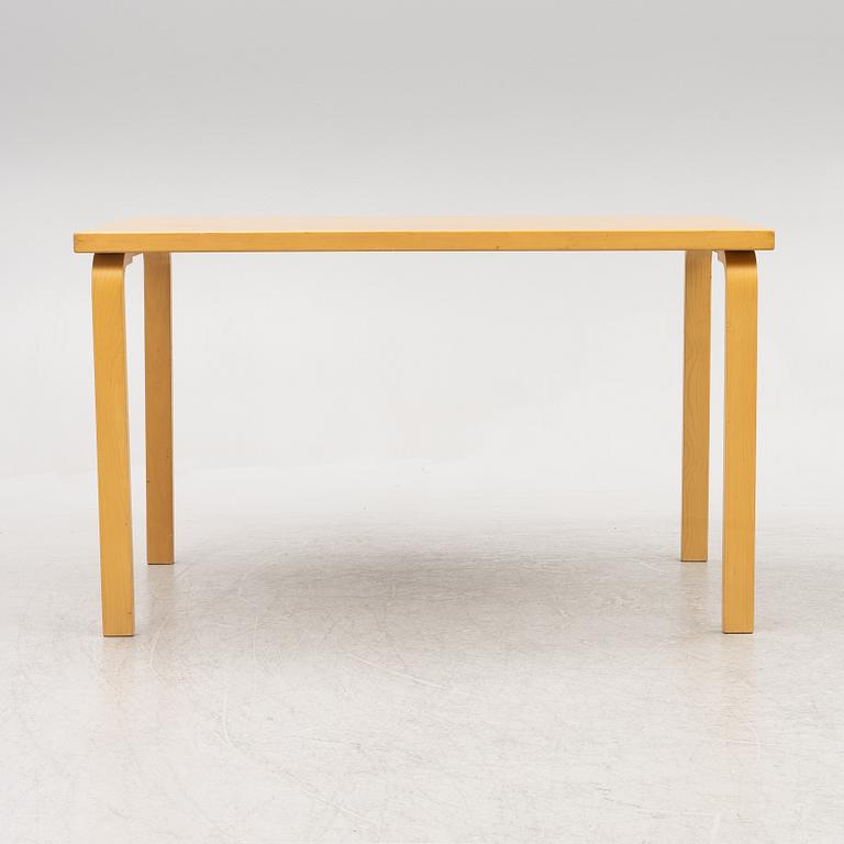 Alvar Aalto, bord, modell 81B, Artek, Finland 1900-talets senare del.