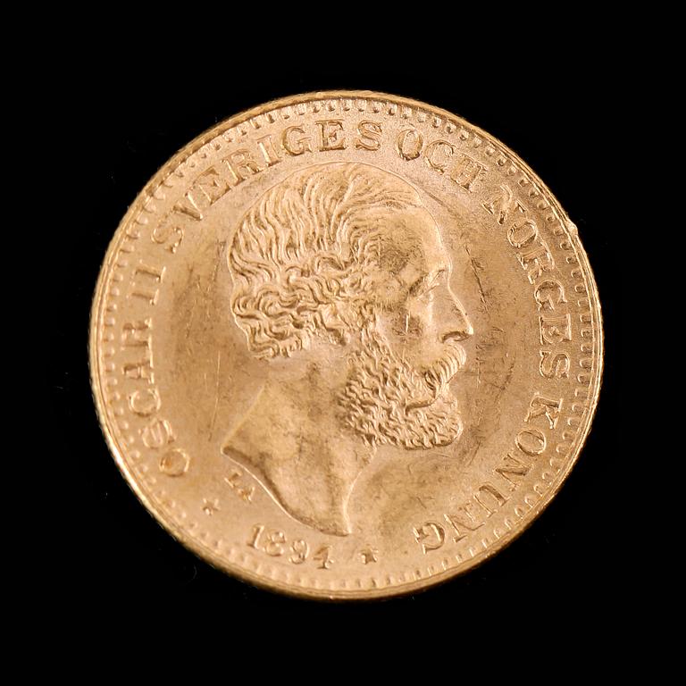 GULDMYNT, 10 kronor, Oscar II, 1894.  Vikt ca 5 gram.