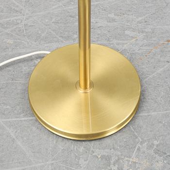 Josef Frank golvlampa, "Stora kamelen", model 2568, Firma Svenskt Tenn.